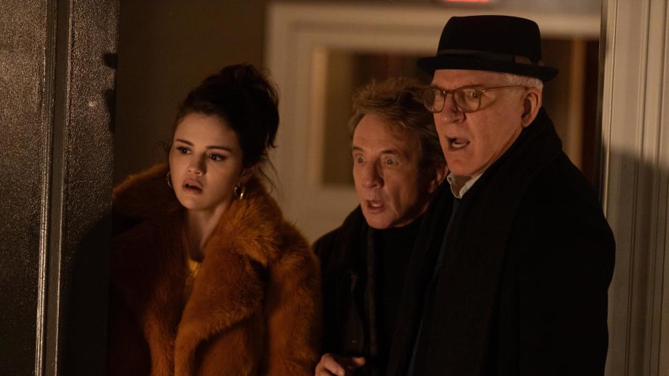 Selena Gomez, Martin Short, and Steve Martin in <i></noscript>Only Murders in the Building</i>“><figcaption> <span class=